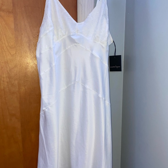 dress - Picture 1 of 2